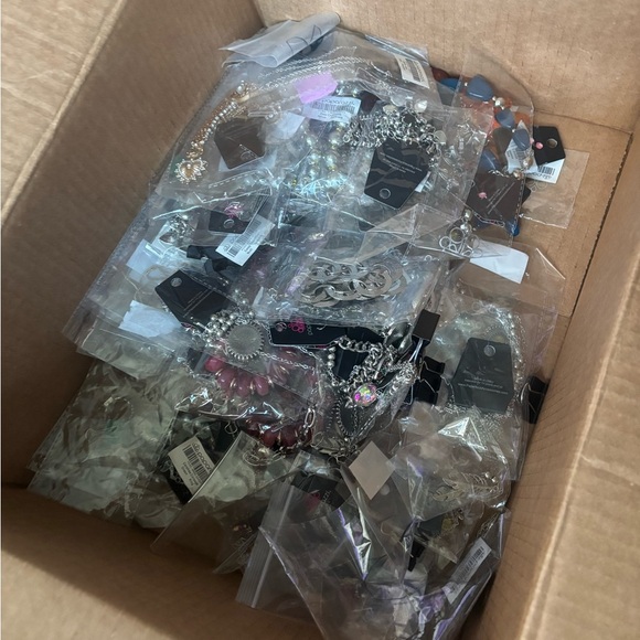 10 Paparazzi piece mystery Necklace bundle - Picture 1 of 1